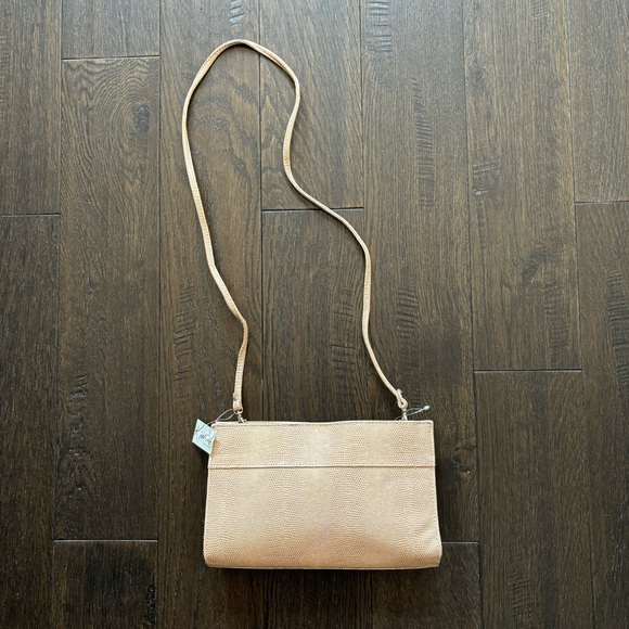 NWT Kim Rogers Cream Magnetic Closure Purse - Picture 13 of 16